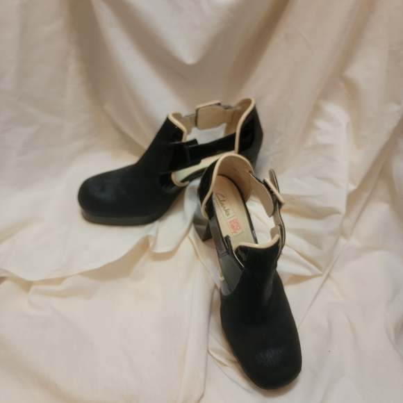 Clarks Black Orla Kiely Women's Dilly Shoes - Picture 1 of 13